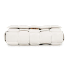 将图像加载到图库查看器中,Bottega Veneta Cassette ChainShoulder Bag White631421 Leather