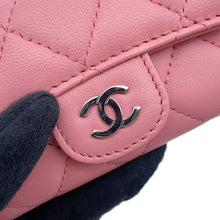 Load image into Gallery viewer, CHANEL Matelasse 6-Key Case PinkA31503 Lambskin