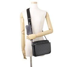 将图像加载到图库查看器中,LOUIS VUITTON Trio Messenger NoirM69443 Monogram Eclipse Monogram Eclipse Reverse