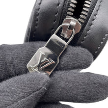 将图像加载到图库查看器中,LOUIS VUITTON Trio Messenger NoirM69443 Monogram Eclipse Monogram Eclipse Reverse