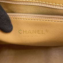 将图像加载到图库查看器中,CHANEL Matelasse Medallion Tote BeigeA01804 Caviar Leather