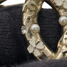 Load image into Gallery viewer, CHANEL CC Logo Brooch Silver Metal