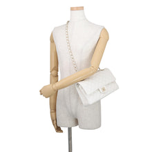 Load image into Gallery viewer, CHANEL Matelasse W Flap ChainShoulder Bag WhiteA01112 Caviar Leather Size 25