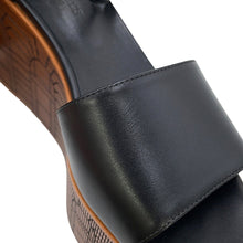 Load image into Gallery viewer, HERMES Illusion 35 Black Leather Size 35