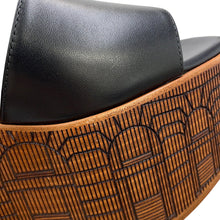 Load image into Gallery viewer, HERMES Illusion 35 Black Leather Size 35