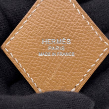 将图像加载到图库查看器中,HERMES Bandouliere Attrage Biscuit/Nata/Halzan Canvas Epsom