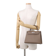 Load image into Gallery viewer, HERMES Kelly Sellier Etoupe Epsom Size 25
