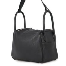 将图像加载到图库查看器中,HERMES Lindy Black Taurillon Clemence Size 26