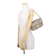 将图像加载到图库查看器中,LOUIS VUITTON Pochette Metis EW TourterelleGray/CreamM23081 Monogram Empreinte Leather