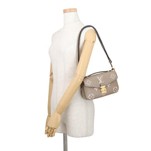 将图像加载到图库查看器中,LOUIS VUITTON Pochette Metis EW TourterelleGray/CreamM23081 Monogram Empreinte Leather