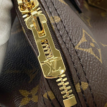Load image into Gallery viewer, LOUIS VUITTON Dressy Soft 30 Brown/BordeauxM28379 Monogram CowhideLeather Size 30