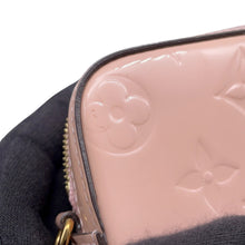 将图像加载到图库查看器中,LOUIS VUITTON Camera Pouch Rose BallerineM64058 Monogram Vernis Leather