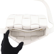 Load image into Gallery viewer, Bottega Veneta Cassette Maxi INTRECCIATO Shoulder Bag White730848VMAY19009 Lambskin Size Small