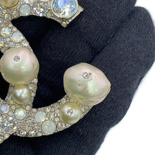 Load image into Gallery viewer, CHANEL CC Logo Rhinestone/Faux Pearl BroochA96841 Metal Rhinestone Faux Pearl