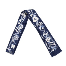 Load image into Gallery viewer, CHANEL hair band scarf Navy/WhiteAA0349 Silk100%