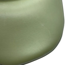将图像加载到图库查看器中,LOEWE Luna Shoulder Bag Khaki Leather