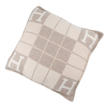 将图像加载到图库查看器中,HERMES Avalon III Cushion Coco - Camomile Wool90% Cashmere10% Size PM