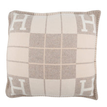 将图像加载到图库查看器中,HERMES Avalon III Cushion Coco - Camomile Wool90% Cashmere10% Size PM