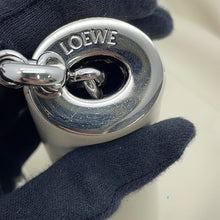 Load image into Gallery viewer, LOEWE Squeeze IvoryA914NCHX01 Melonapalam Size Small