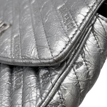 将图像加载到图库查看器中,BALENCIAGA BB Logo Quilted Chain Shoulder Bag Silver526682 Leather