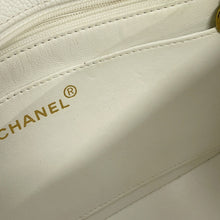 Load image into Gallery viewer, CHANEL Diana Chain Shoulder Bag WhiteA01165 Caviar Leather Size 25