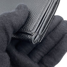 将图像加载到图库查看器中,BURBERRY Compact wallet Black8017455 Leather