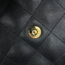 Load image into Gallery viewer, CHANEL CHANEL25 BlackAS5293-B20304-94305 Caviar Leather Size Small