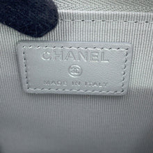 将图像加载到图库查看器中,CHANEL Matelasse fragment case SilverAP4893-B23404-U8301 Caviar Leather
