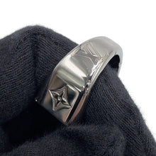 Load image into Gallery viewer, LOUIS VUITTON Signet Ring Monogram Size L (Approximately No. 21) SilverM62488 Metal
