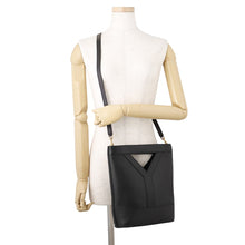 Load image into Gallery viewer, SAINT LAURENT PARIS Y Bucket Cross Bag Black808224AAEB31000 Calf Leather Size Small