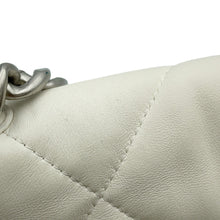 将图像加载到图库查看器中,CHANEL CHANEL19 ChainShoulder Bag WhiteAS1160 Lambskin