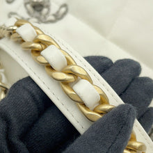 将图像加载到图库查看器中,CHANEL CHANEL19 ChainShoulder Bag WhiteAS1160 Lambskin