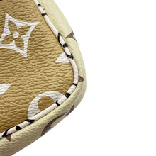 Load image into Gallery viewer, LOUIS VUITTON Mini Pochette Accessoires Beige/KhakiM67579 Monogram Monogram Giant