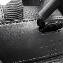 Load image into Gallery viewer, LOUIS VUITTON Christopher NoirM55699 Monogram Taurillon Size MM