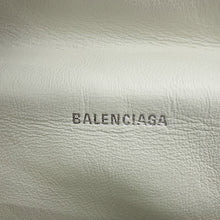 Load image into Gallery viewer, BALENCIAGA ChainShoulder Crash White716393210J09001 Leather Size Medium