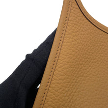 Load image into Gallery viewer, HERMES Evelyne Amazon Short Biscuit / Nata Taurillon Clemence Size TPM