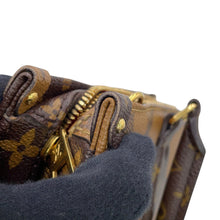 将图像加载到图库查看器中,LOUIS VUITTON Onthego EW RedM46653 Monogram Reverse Canvas Monogram Giant