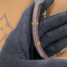 将图像加载到图库查看器中,LOUIS VUITTON Onthego EW RedM46653 Monogram Reverse Canvas Monogram Giant