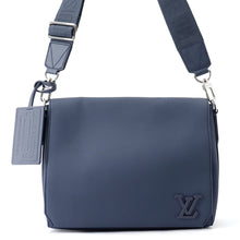 Load image into Gallery viewer, LOUIS VUITTON takeoff messenger NavyM23709 Leather