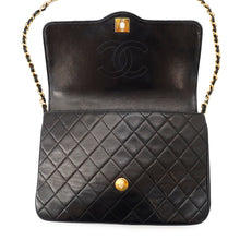 将图像加载到图库查看器中,CHANEL Matelasse ChainShoulder Bag Black Lambskin Size 25