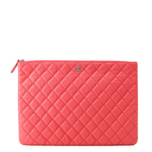 将图像加载到图库查看器中,CHANEL Matelasse Clutch Bag PinkA82552 Caviar Leather