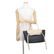 将图像加载到图库查看器中,CELINE Belt bag Black/Beige Leather