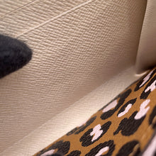 Load image into Gallery viewer, LOUIS VUITTON Zippy Coin Purse CreamM80677 Monogram / Wild at Heart