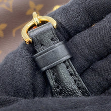Load image into Gallery viewer, LOUIS VUITTON Saint-Placide CeriseM43713 Monogram Grain Leather
