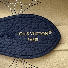 将图像加载到图库查看器中,LOUIS VUITTON Blossom NavyM14317 Monogram Mahina Size PM