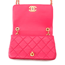 将图像加载到图库查看器中,CHANEL 19 Matelasse ChainShoulder Bag Pink Leather Size 20
