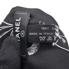 Load image into Gallery viewer, CHANEL CHANEL Twilly Black/White Silk100%