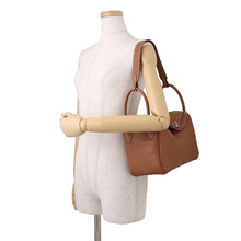 Load image into Gallery viewer, HERMES Lindy Gold Taurillon Clemence Size 26