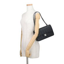 Load image into Gallery viewer, CHANEL Matelasse W Flap ChainShoulder Bag BlackA01112 Caviar Leather Size 25