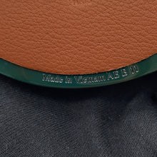 将图像加载到图库查看器中,HERMES Paperweight Samarkand Vert Cypress LacquerWood